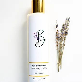 Nourish emulsifying cleanser to enhance hydration.